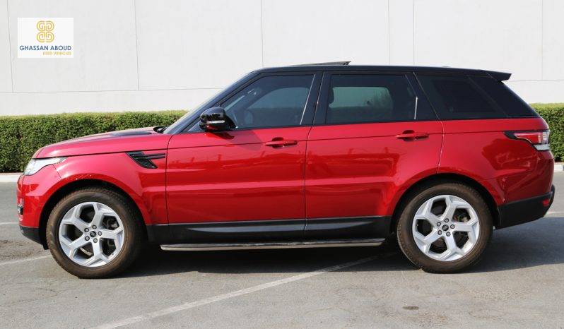 (EN) Certified Vehicle With Warranty; Range Rover Sport HSE with Panoramic roof and Leather Seats(39362) ممتلئ